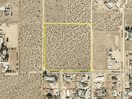 6 Chipeta Road Apple Valley, CA 92307 - Photo 3 of 4 a bathroom with a shower