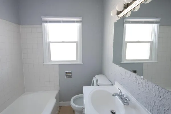 $2,100 | 1168 Lane Place, St. Paul, MN 55106