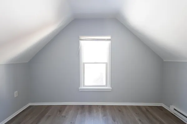 $2,100 | 1168 Lane Place, St. Paul, MN 55106