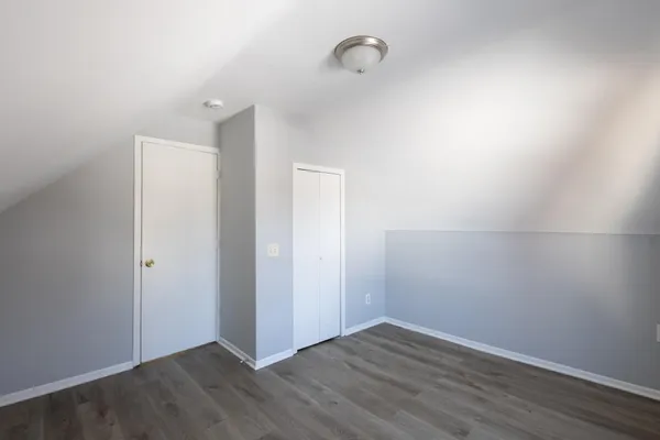 $2,100 | 1168 Lane Place, St. Paul, MN 55106