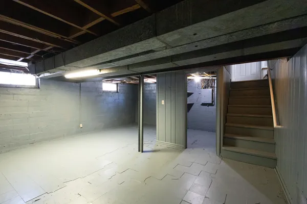 $2,100 | 1168 Lane Place, St. Paul, MN 55106