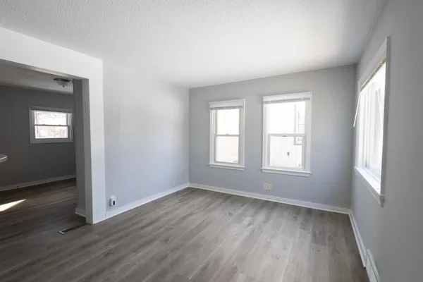 $2,100 | 1168 Lane Place, St. Paul, MN 55106