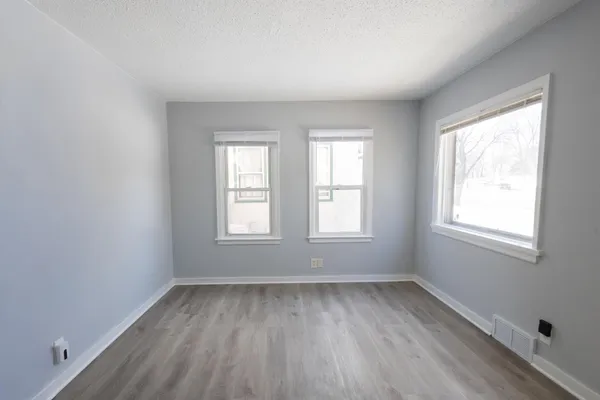 $2,100 | 1168 Lane Place, St. Paul, MN 55106