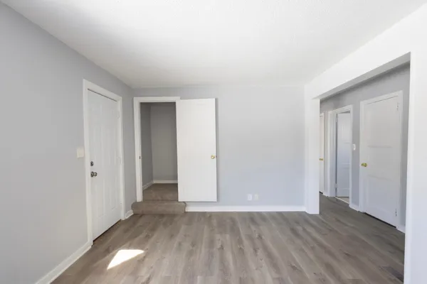 $2,100 | 1168 Lane Place, St. Paul, MN 55106