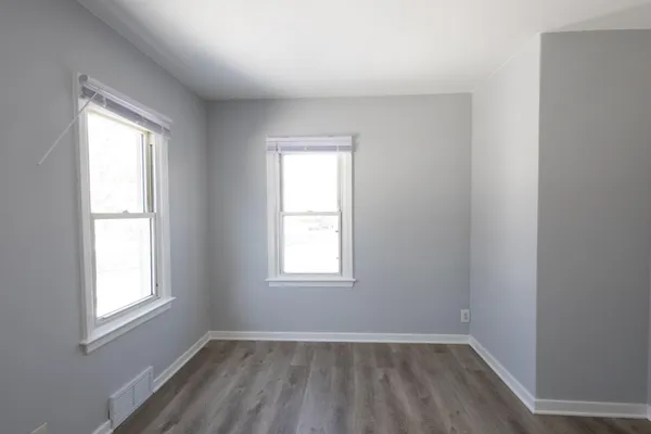 $2,100 | 1168 Lane Place, St. Paul, MN 55106