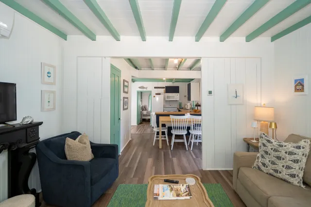 $1,395,000 | 9 Brunswick Avenue, Oak Bluffs, MA 02557