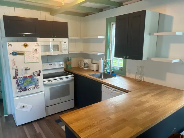 $1,395,000 | 9 Brunswick Avenue, Oak Bluffs, MA 02557