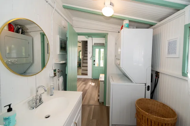 $1,395,000 | 9 Brunswick Avenue, Oak Bluffs, MA 02557