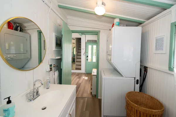 $1,295,000 | 9 Brunswick Avenue, Oak Bluffs, MA 02557