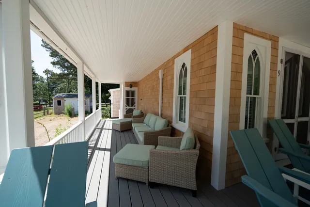 $1,395,000 | 9 Brunswick Avenue, Oak Bluffs, MA 02557