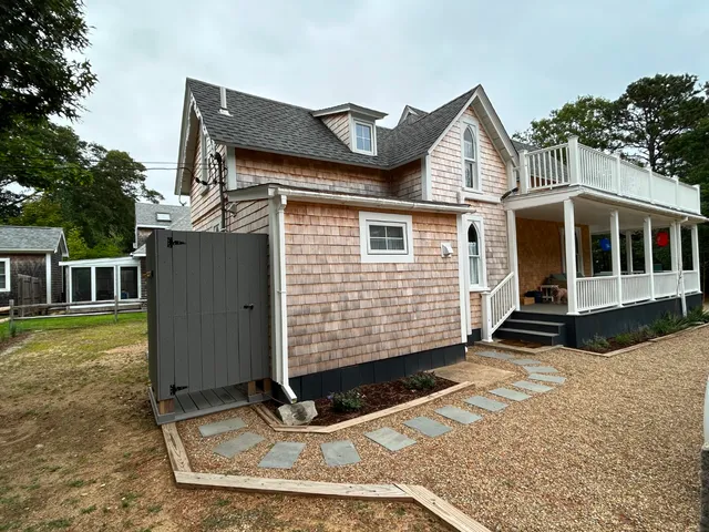 $1,395,000 | 9 Brunswick Avenue, Oak Bluffs, MA 02557