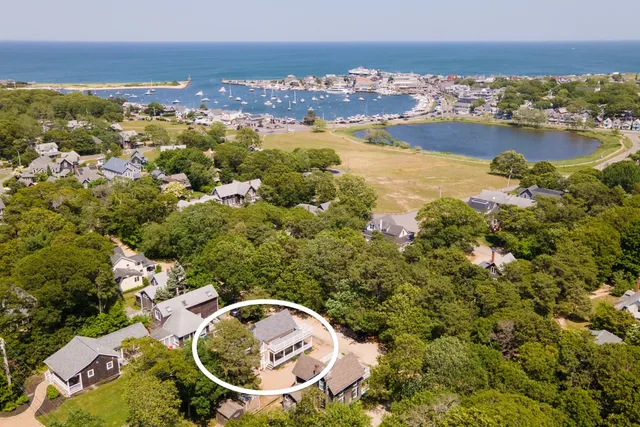 $1,395,000 | 9 Brunswick Avenue, Oak Bluffs, MA 02557