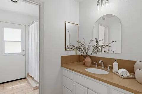$1,995,000 | 4016 Caminito Cassis, San Diego, CA 92122