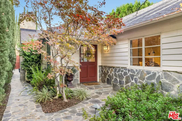$1,150,000 | 5107 Colfax Avenue, Valley Village, CA 91607