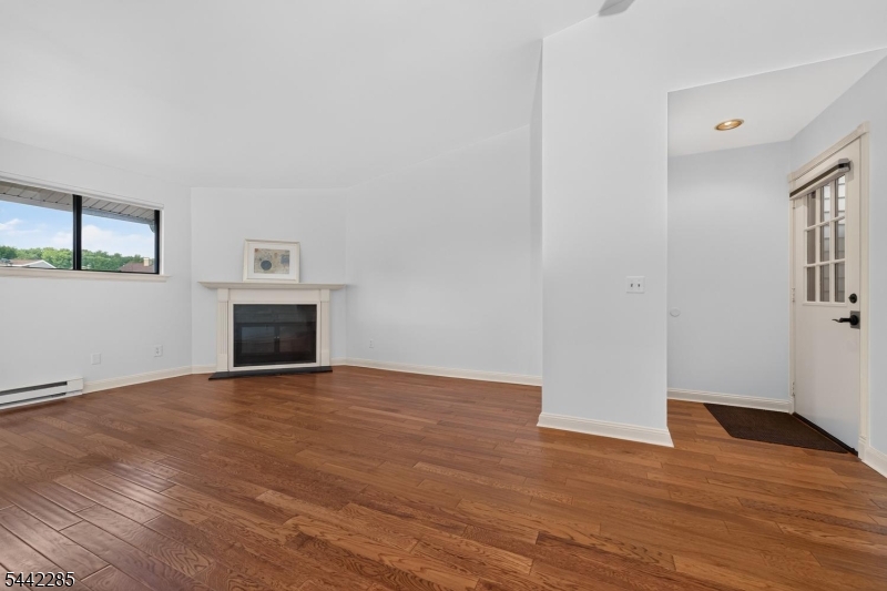 91 North Slope Clinton, NJ 08809 - Photo 17 of 25