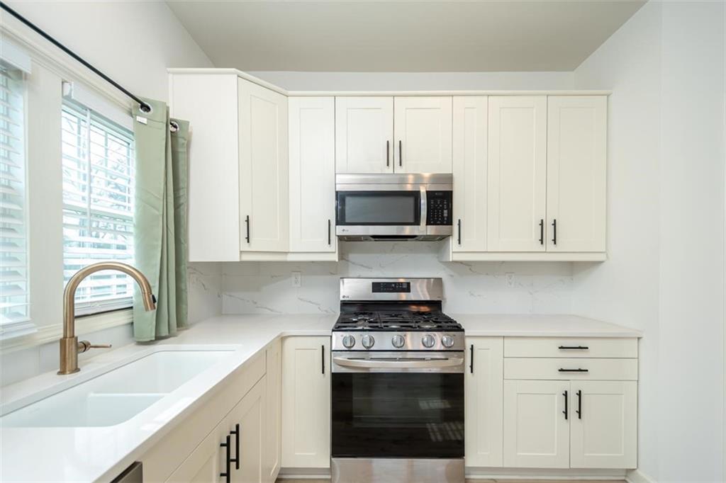 211 Harrison Street Pomona, KS 66076 - Photo 11 of 41