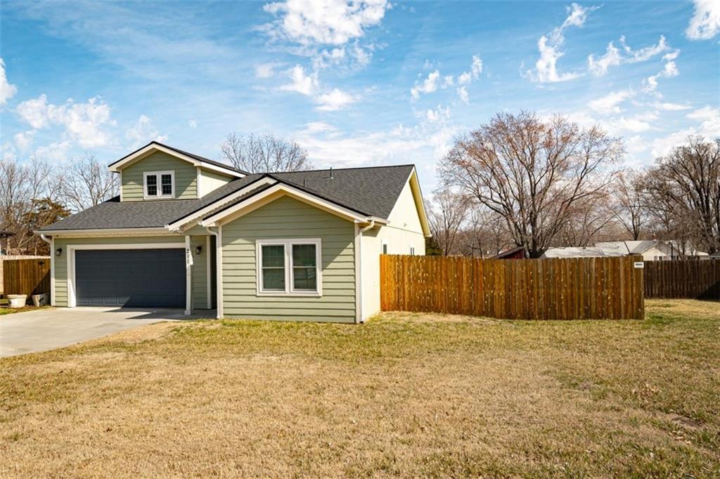 211 Harrison Street Pomona, KS 66076 - Photo 3 of 41