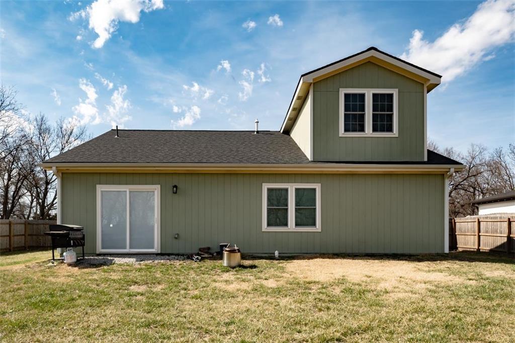 211 Harrison Street Pomona, KS 66076 - Photo 4 of 41