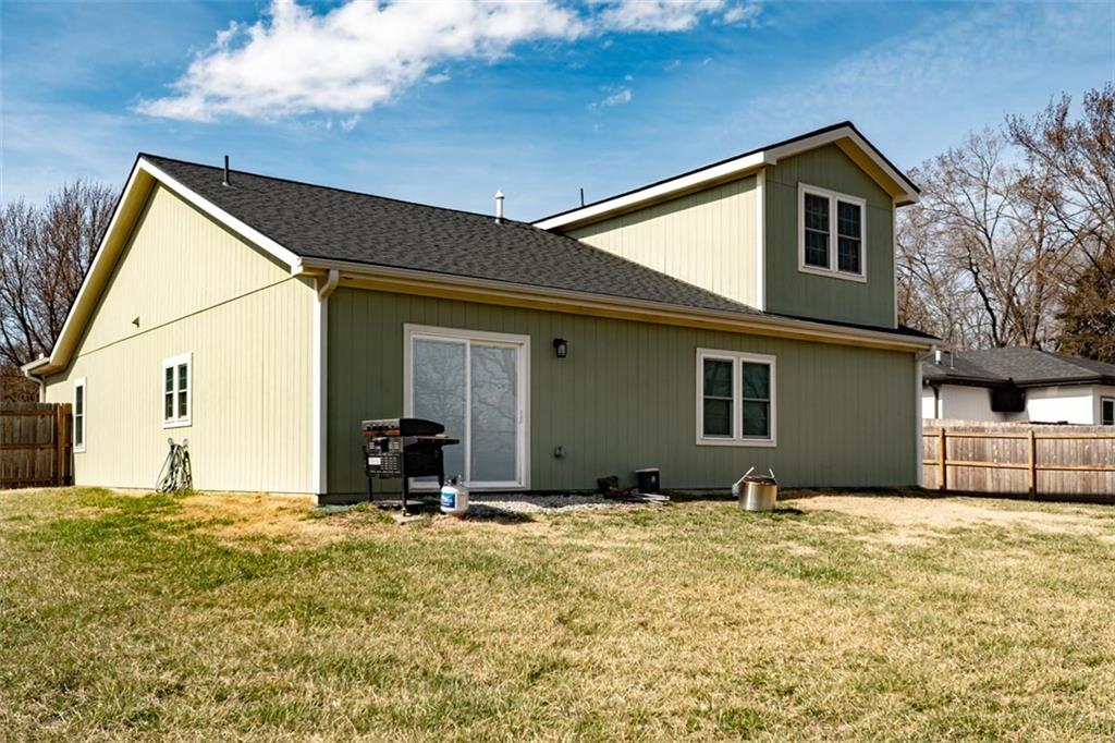 211 Harrison Street Pomona, KS 66076 - Photo 7 of 41