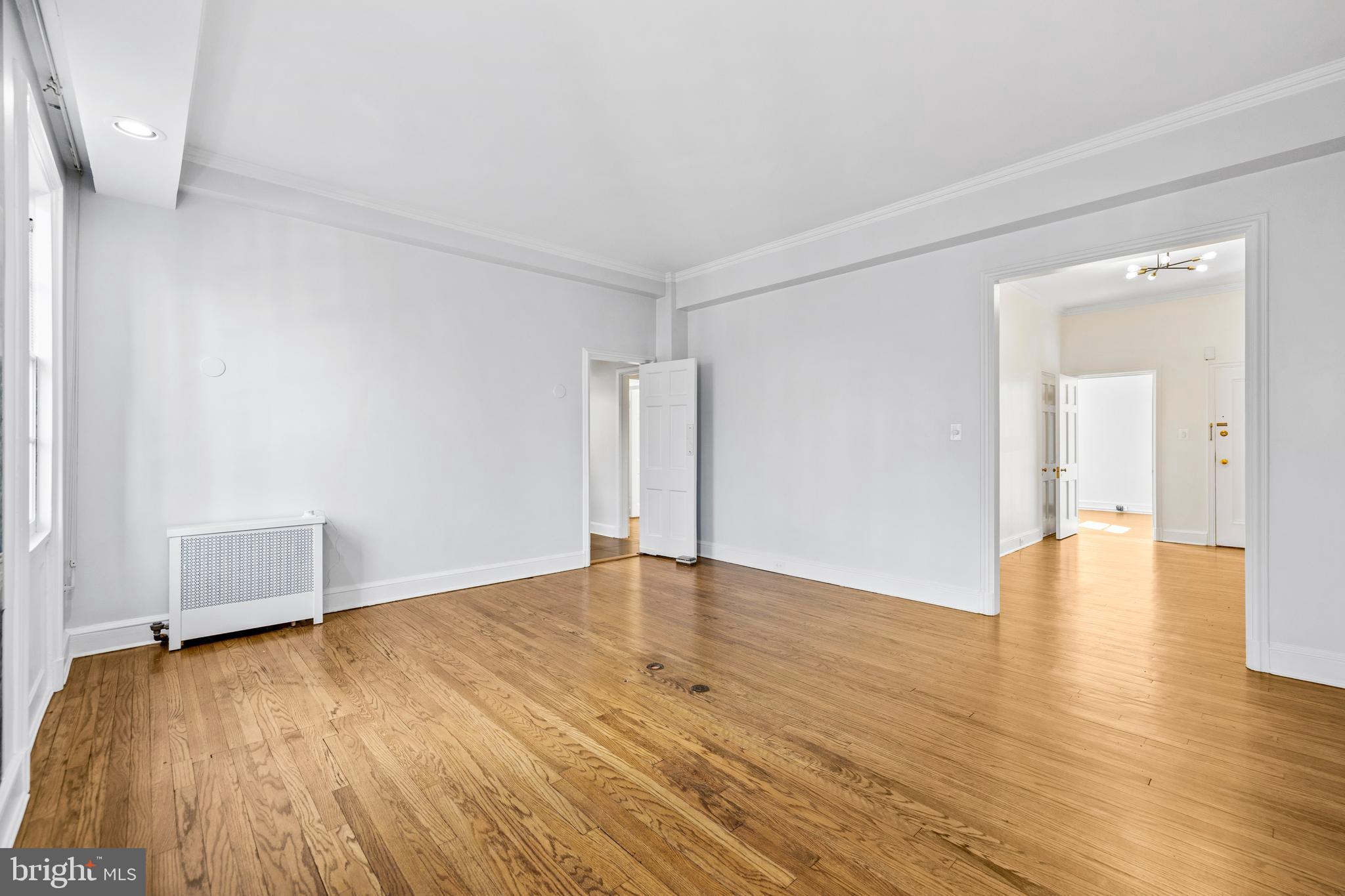 6 Upland Road, Unit B1 Baltimore, MD 21210 - Photo 21 of 39 Dining room with door to kitchen