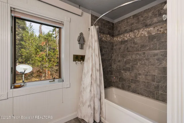 $799,000 | 281 Pine Street, Alpine, WY 83128