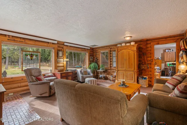 $799,000 | 281 Pine Street, Alpine, WY 83128