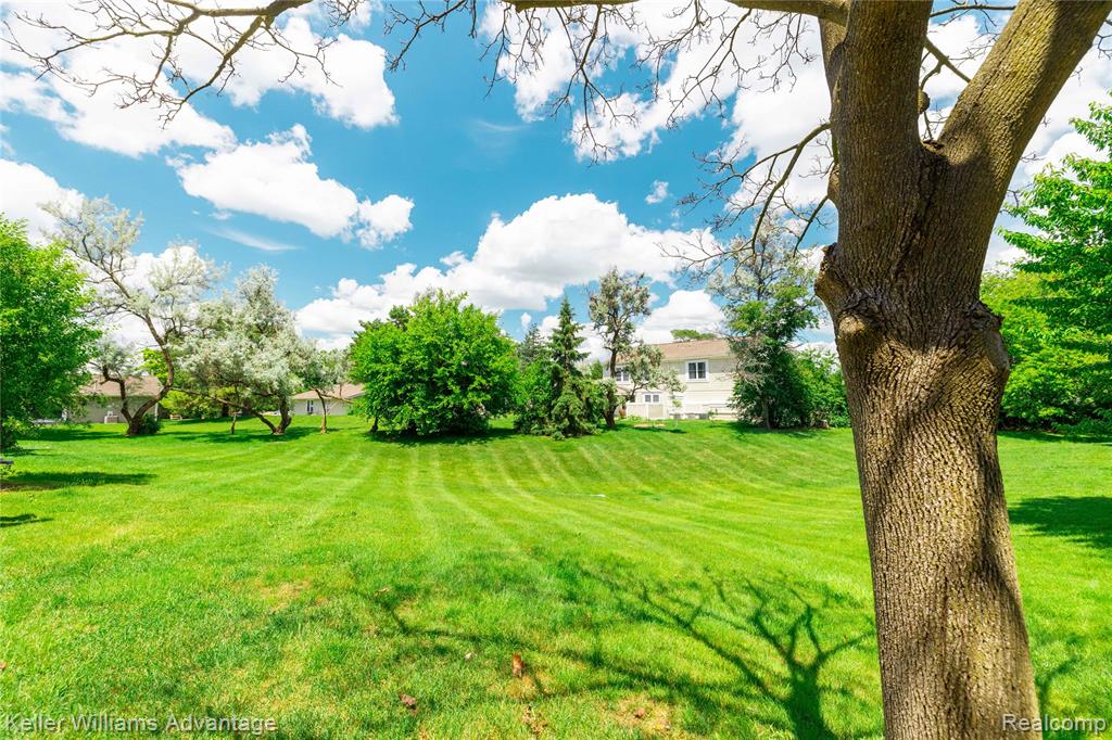 39478 Country Lane Novi, MI 48375 - Photo 38 of 38