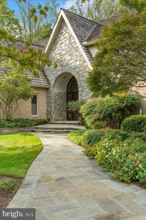 $3,495,000 | 8917 Harvest Square Court, Potomac, MD 20854