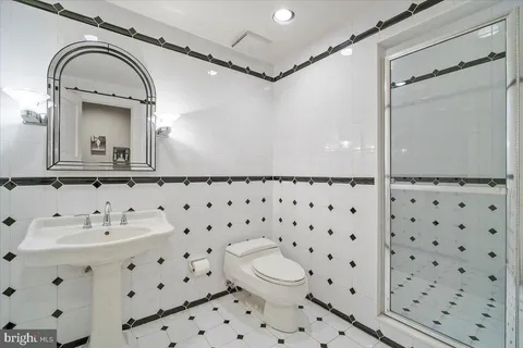 $3,495,000 | 8917 Harvest Square Court, Potomac, MD 20854