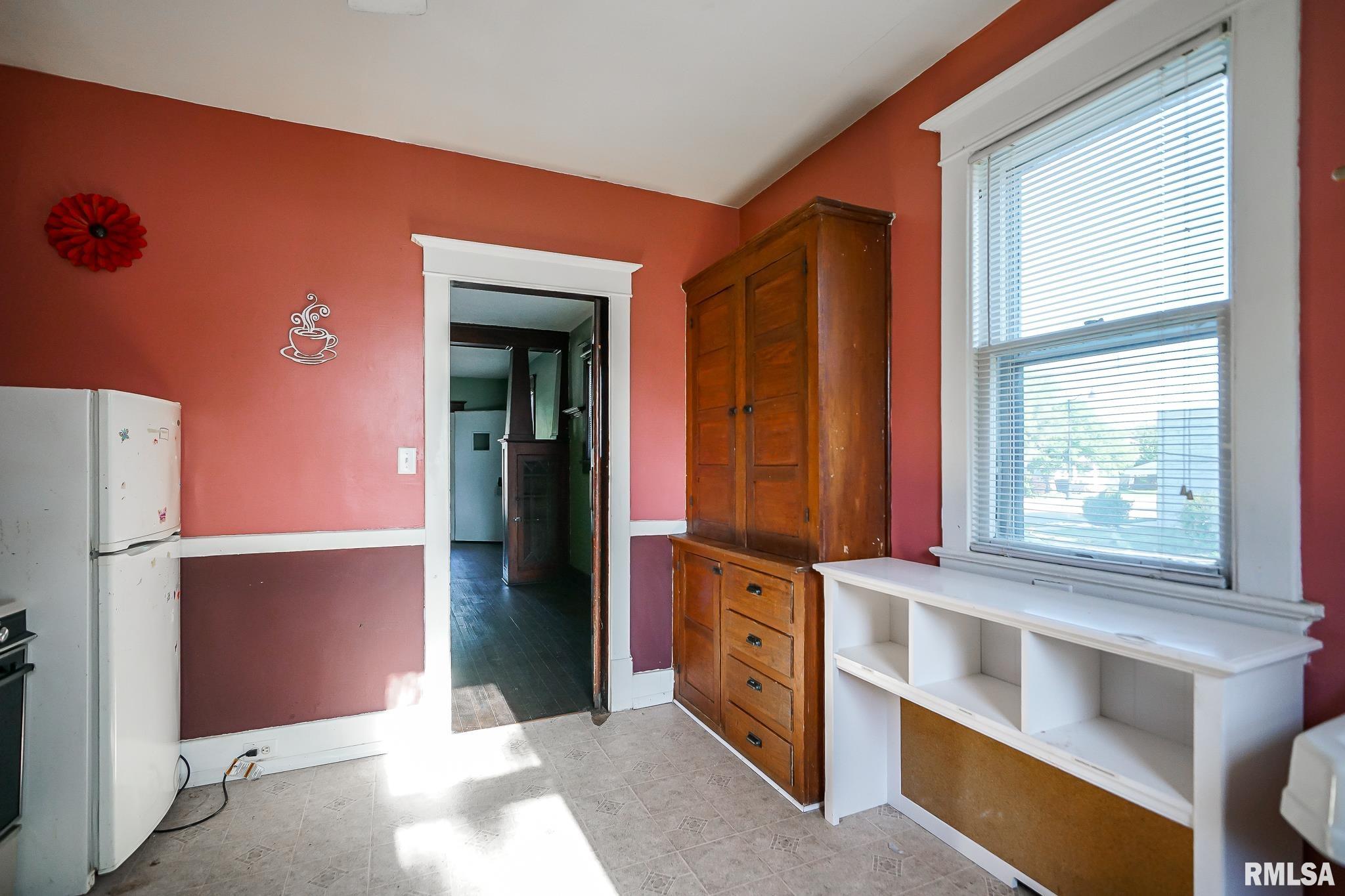 2223 North Sheridan Road Peoria, IL 61604 - Photo 12 of 30
