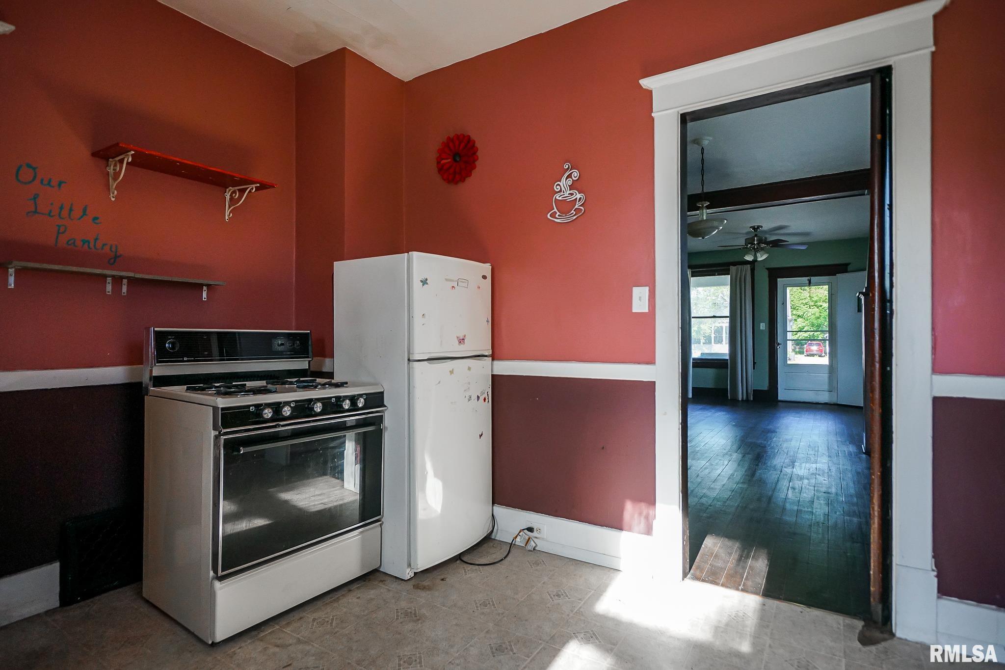 2223 North Sheridan Road Peoria, IL 61604 - Photo 13 of 30