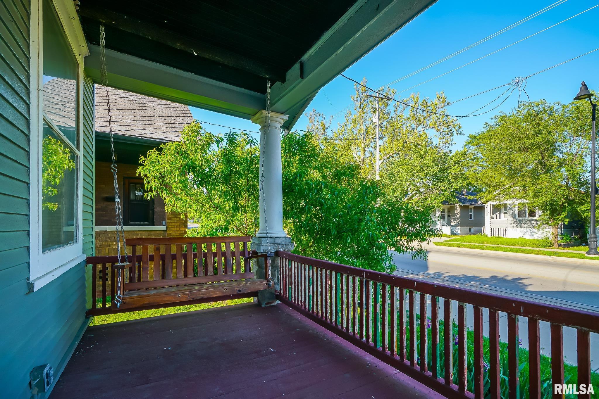 2223 North Sheridan Road Peoria, IL 61604 - Photo 3 of 30