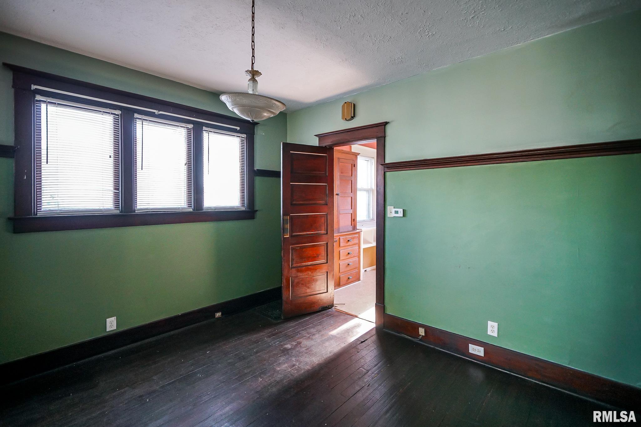 2223 North Sheridan Road Peoria, IL 61604 - Photo 7 of 30