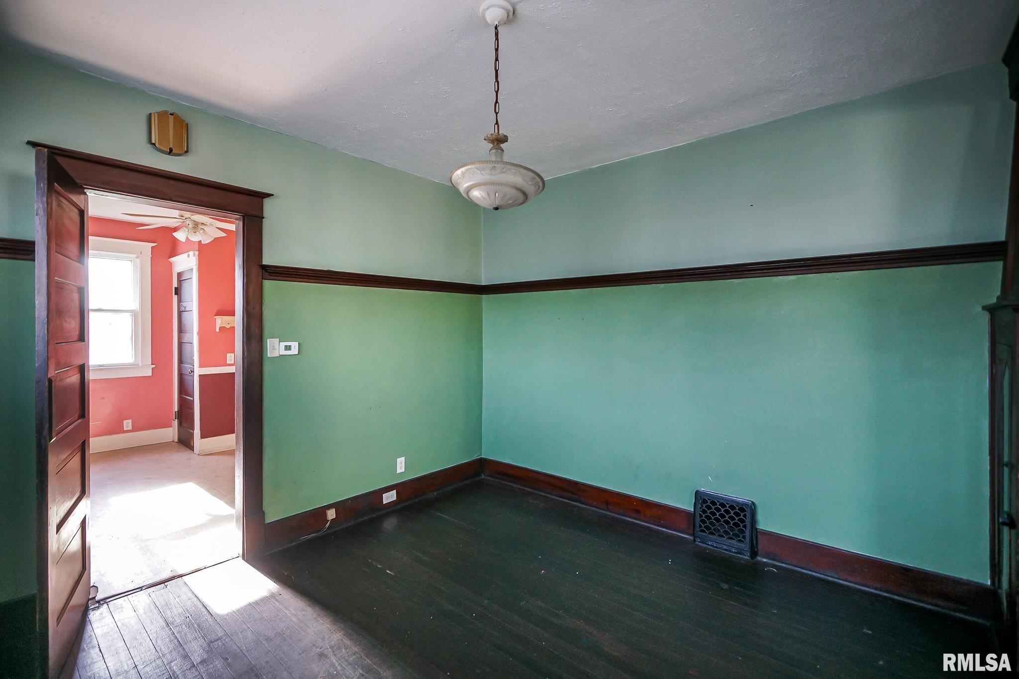2223 North Sheridan Road Peoria, IL 61604 - Photo 8 of 30