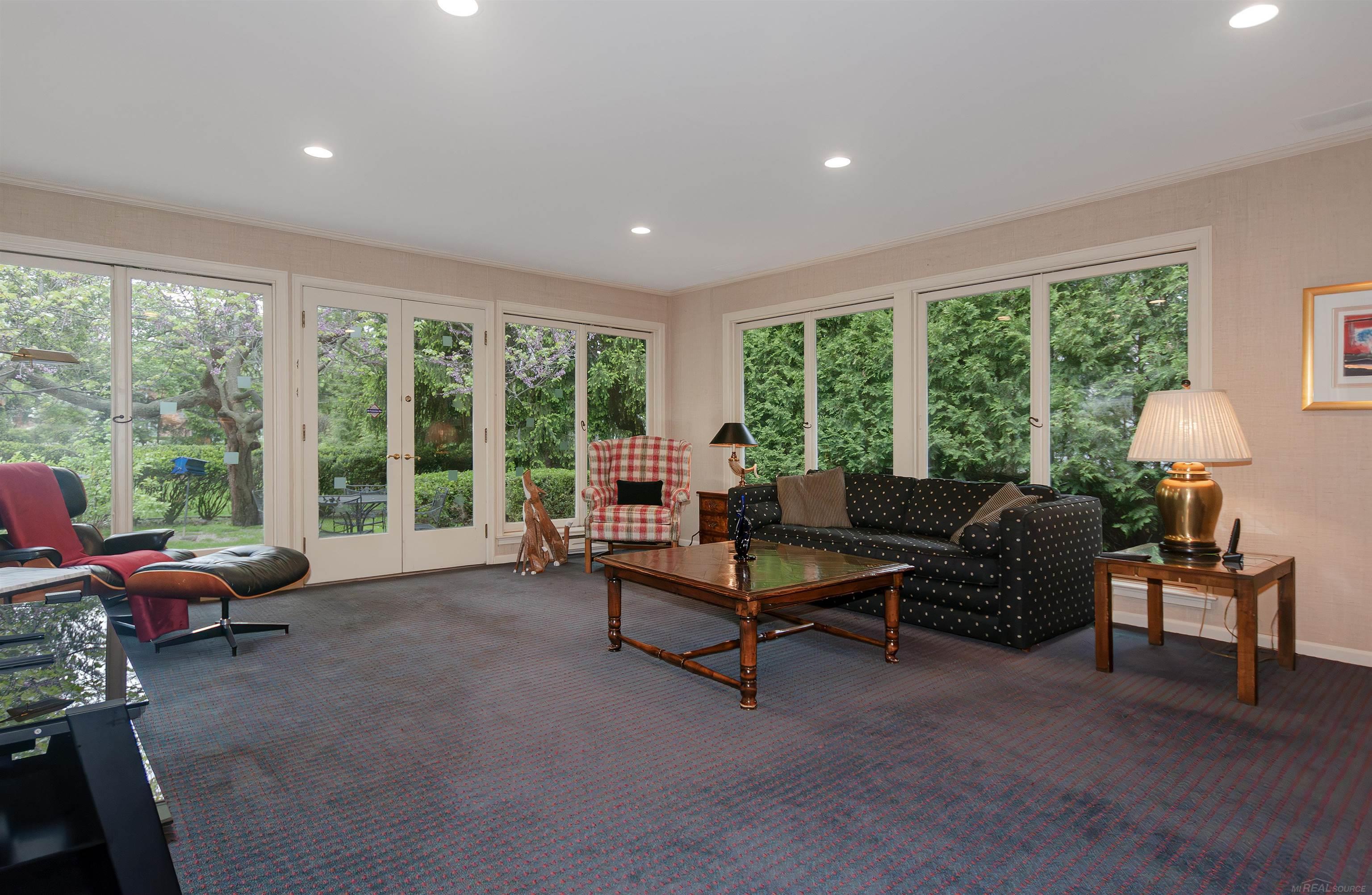 570 Oxford Road Grosse Pointe, MI 48236 - Photo 19 of 99 50141978-d5fa55ae-99ea-49a3-923a-1f889abfe9d4.JPG