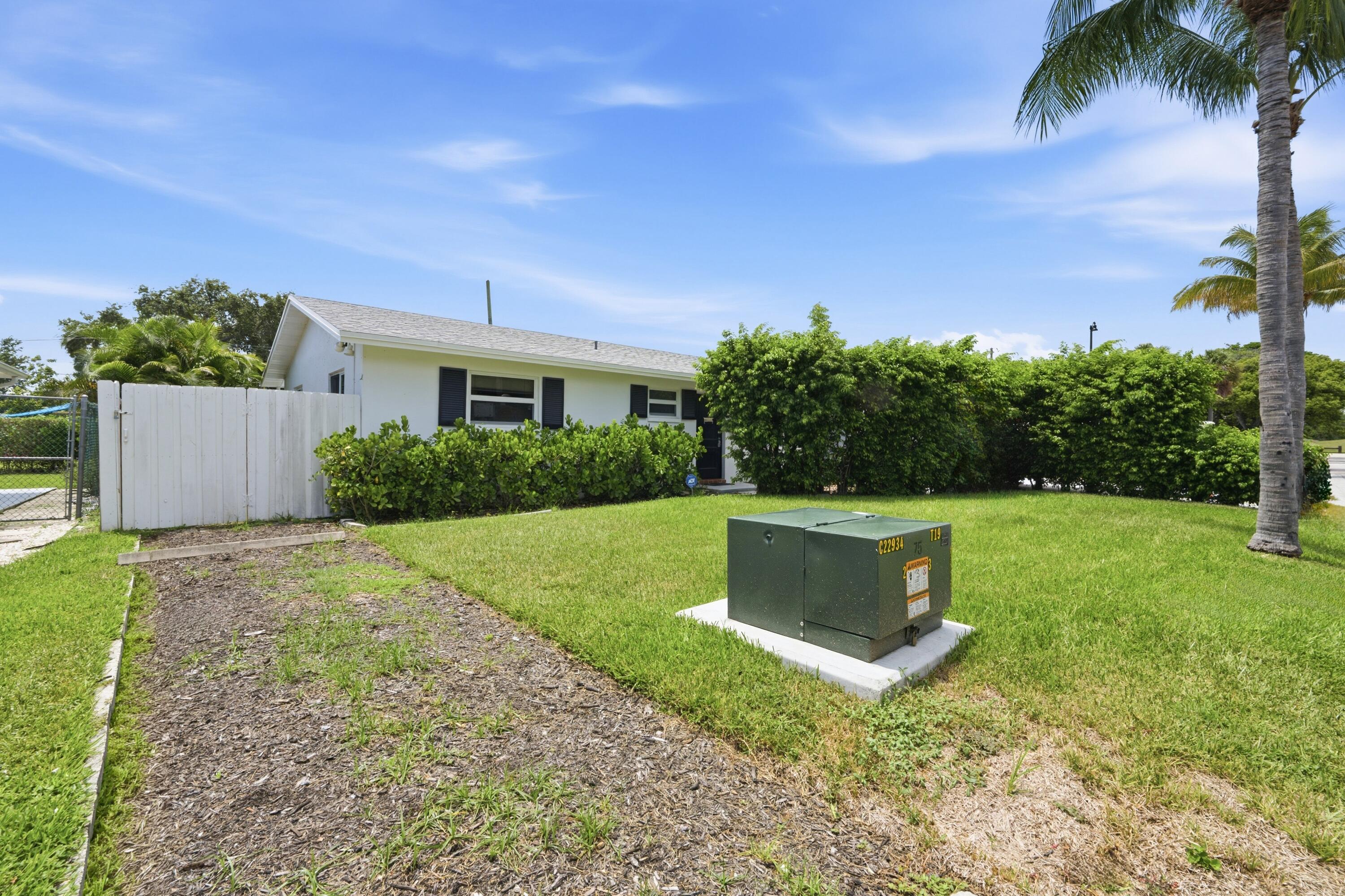 354 Edmor Road West Palm Beach, FL 33405 - Photo 14 of 30 FRONT YARD
