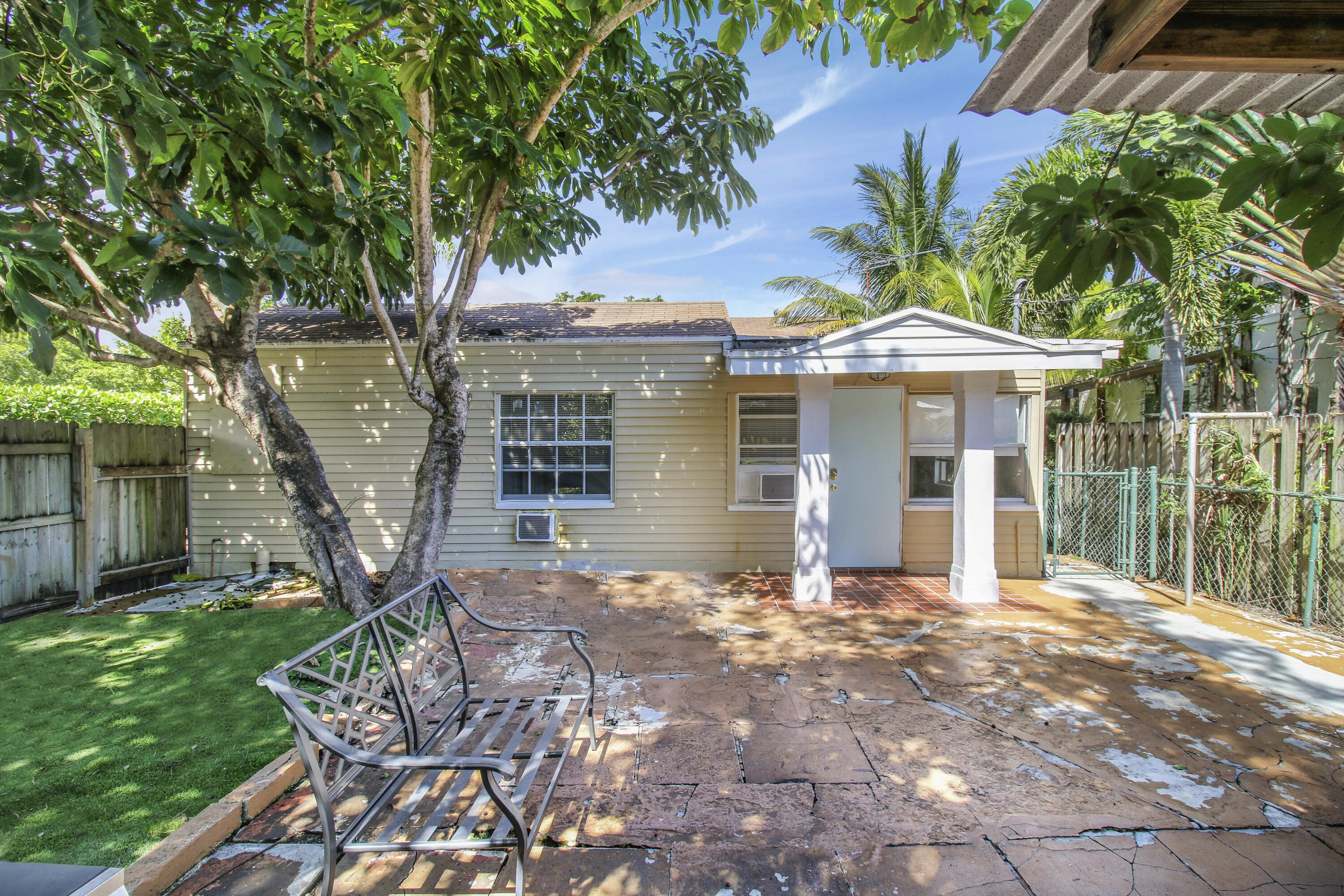 848 Upland Road West Palm Beach, FL 33401 - Photo 28 of 49 Unit 2