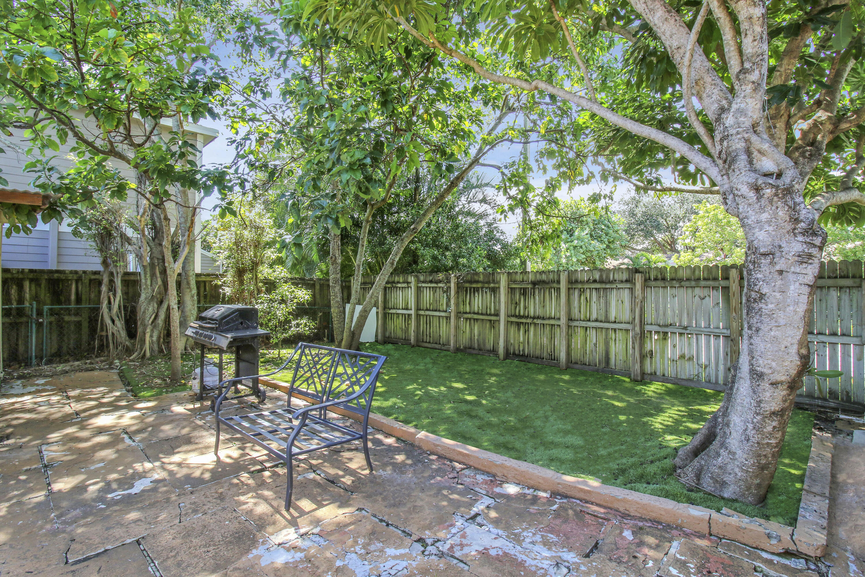 848 Upland Road West Palm Beach, FL 33401 - Photo 45 of 49 Yard