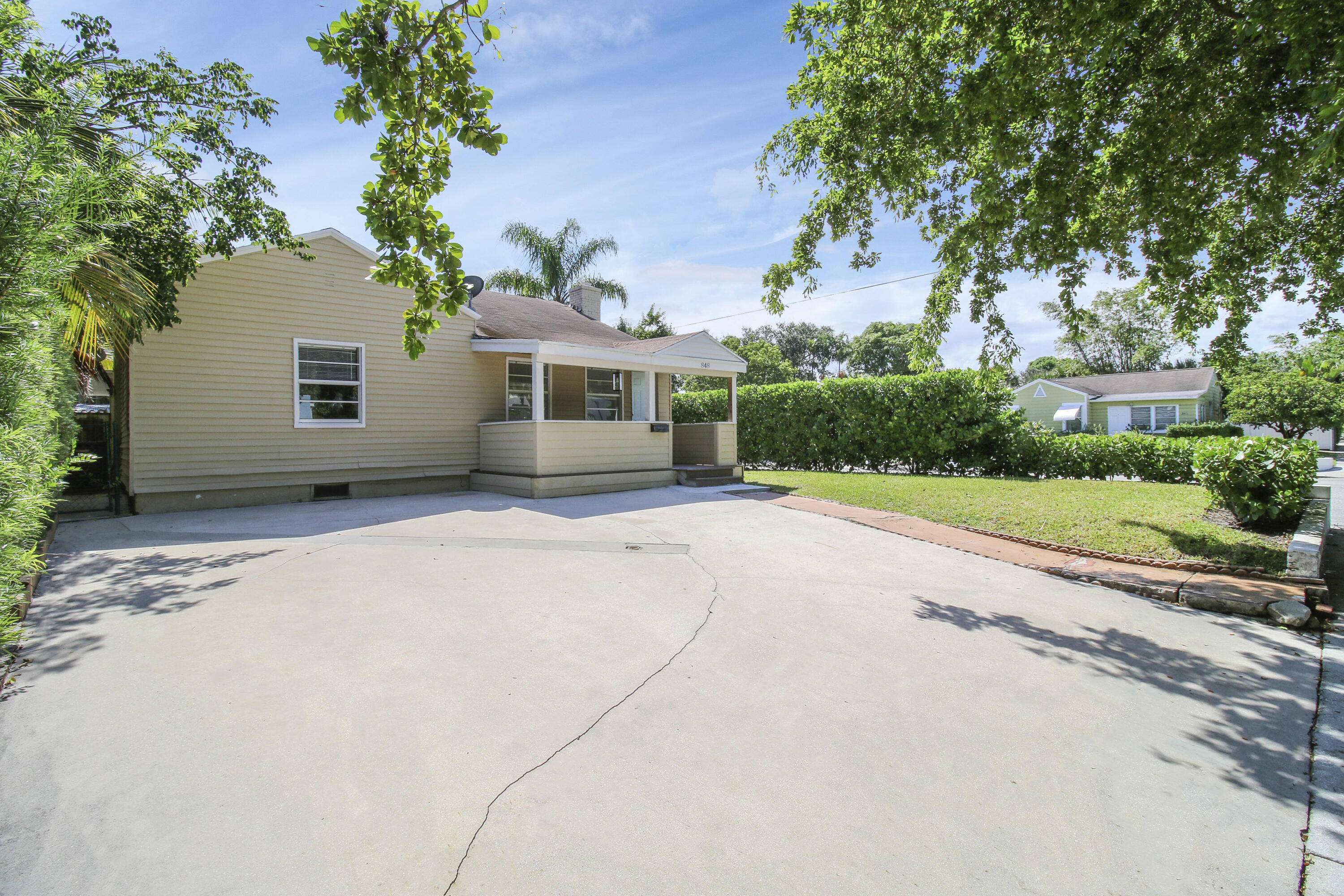 848 Upland Road West Palm Beach, FL 33401 - Photo 49 of 49 Parking