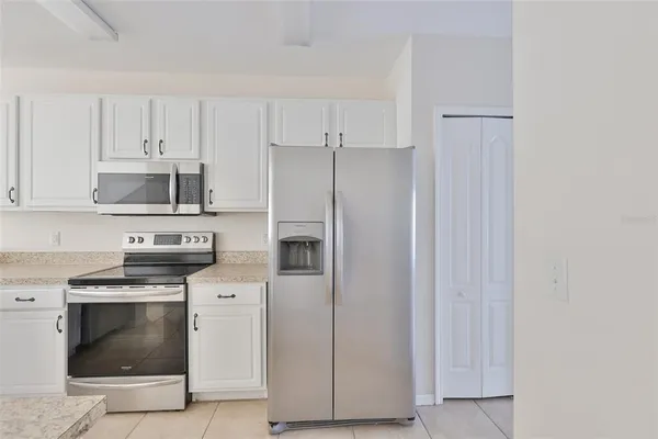 $2,500 | 15843 Fishhawk View Drive, Lithia, FL 33547