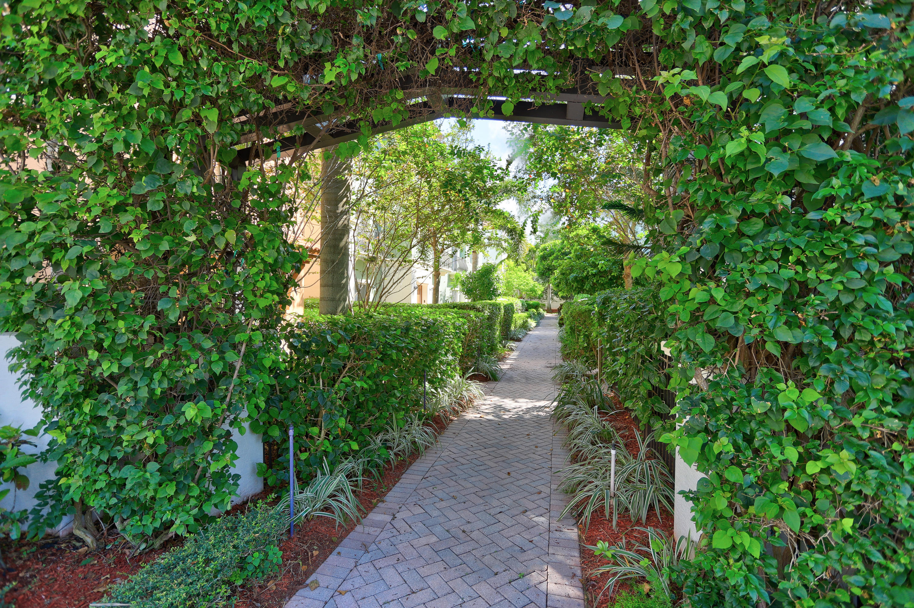 48 Northwest Hawthorne Place Boca Raton, FL 33432 - Photo 2 of 38 IMG_8788_89_90_91_92