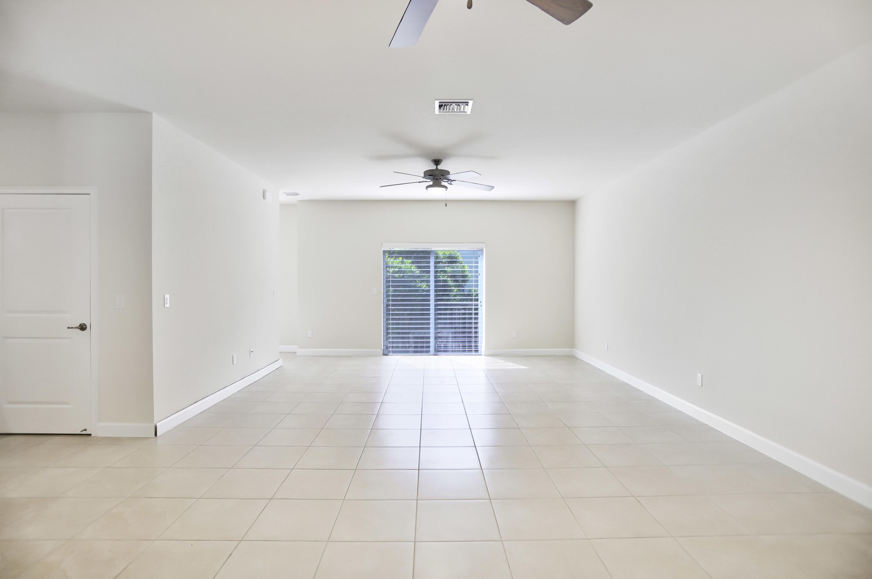 48 Northwest Hawthorne Place Boca Raton, FL 33432 - Photo 25 of 38 IMG_8908_09_10_11_12