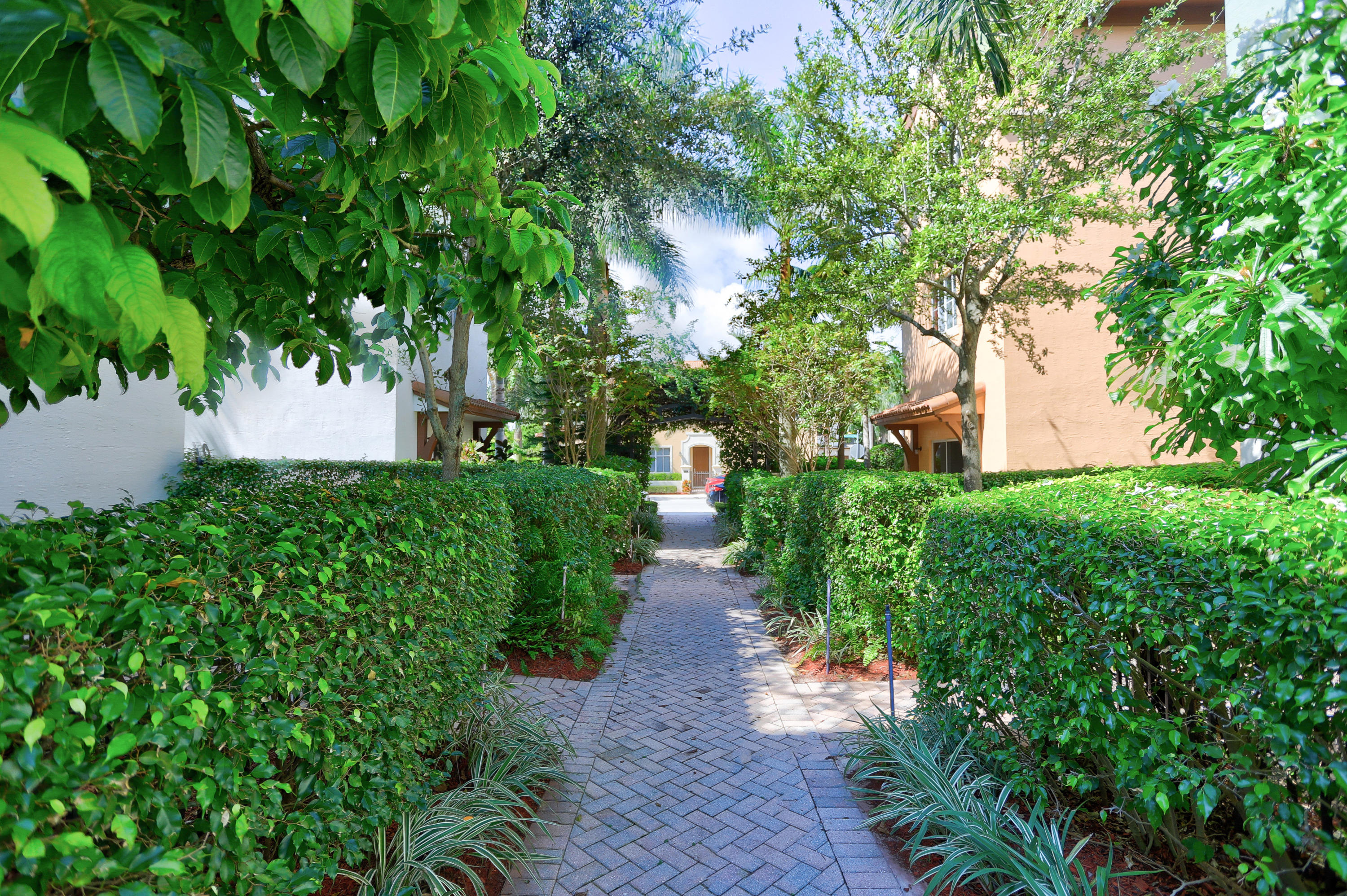 48 Northwest Hawthorne Place Boca Raton, FL 33432 - Photo 35 of 38 IMG_8953_4_5_6_7