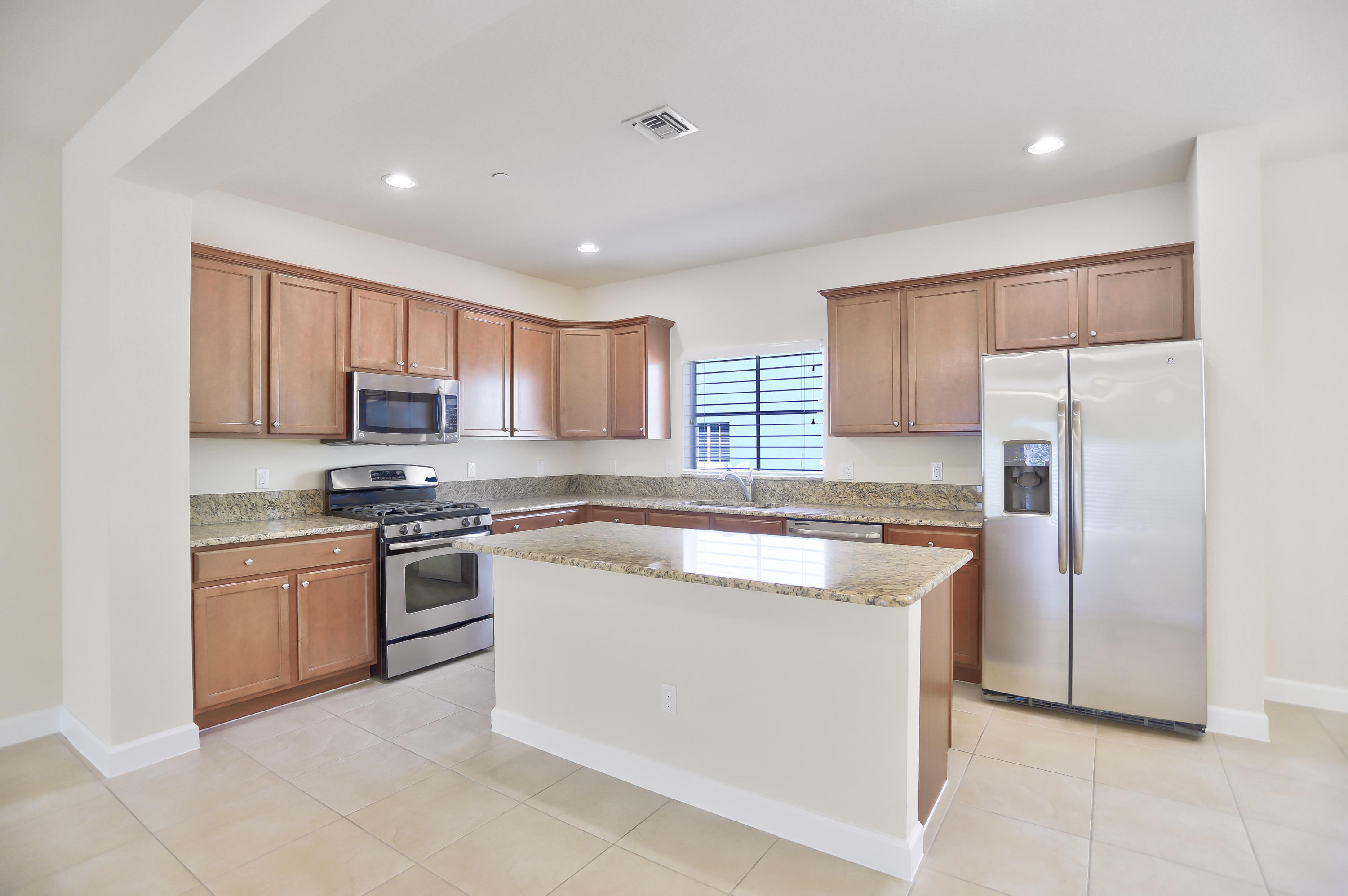 48 Northwest Hawthorne Place Boca Raton, FL 33432 - Photo 6 of 38 IMG_8883_4_5_6_7