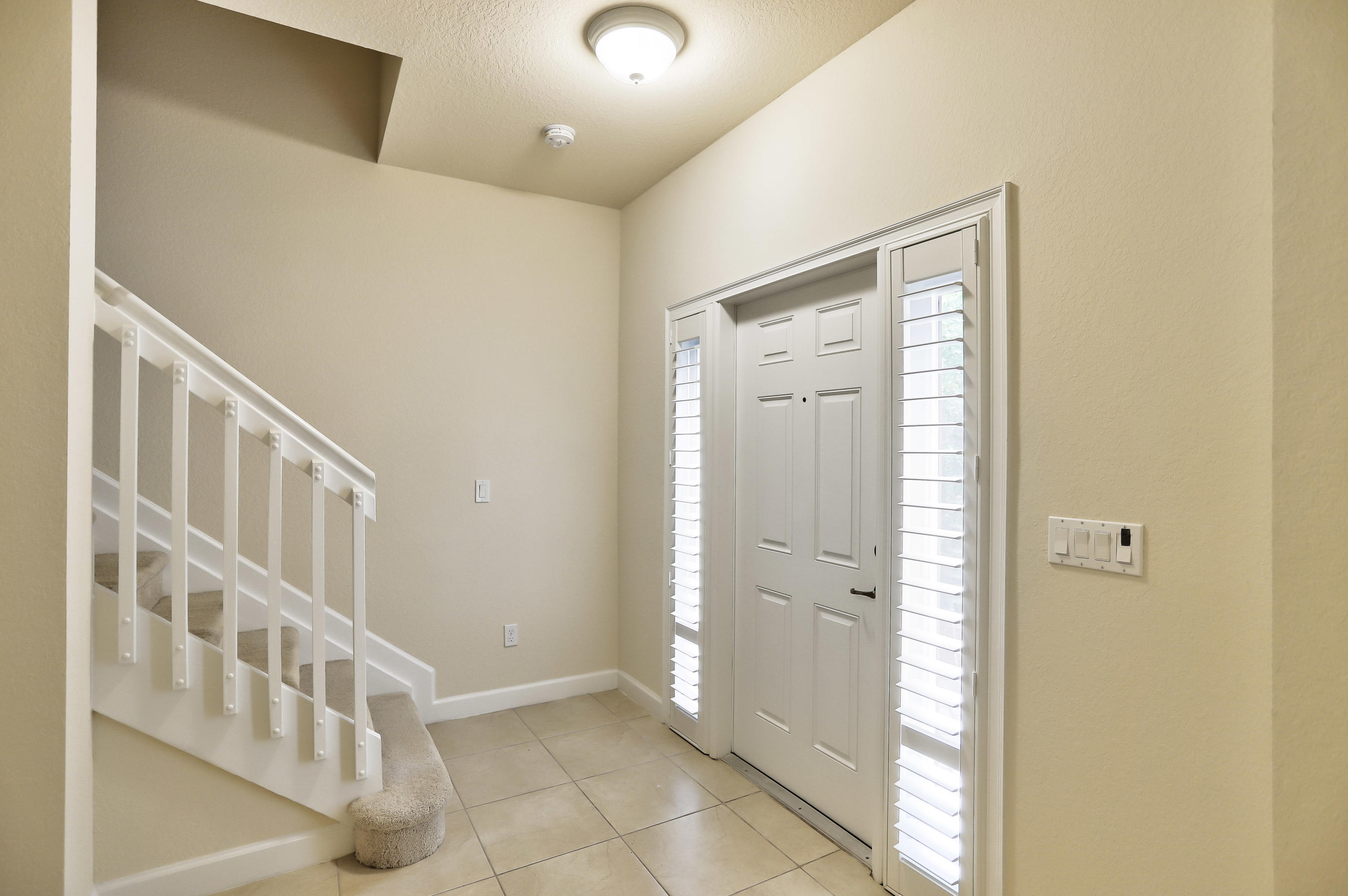 48 Northwest Hawthorne Place Boca Raton, FL 33432 - Photo 8 of 38 IMG_8818_19_20_21_22