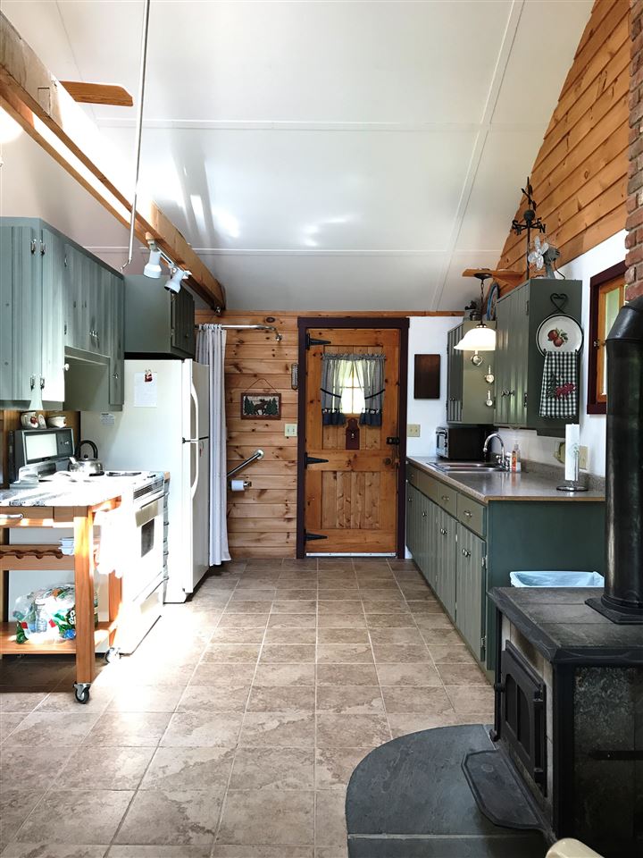 1255 Presby Road Lisbon, NH 03585 - Photo 5 of 40