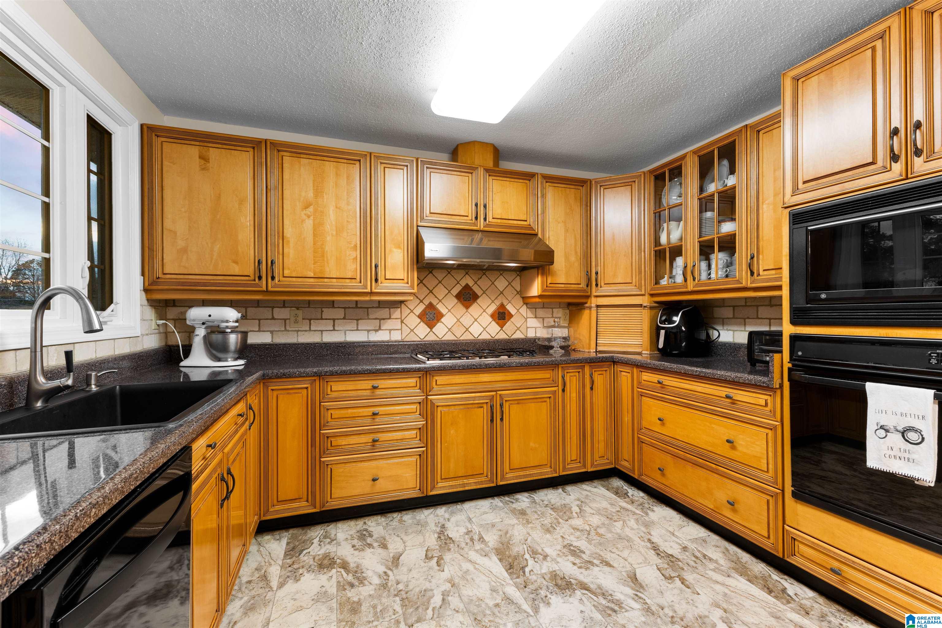 560 Phillips Drive Oneonta, AL 35121 - Photo 15 of 50
