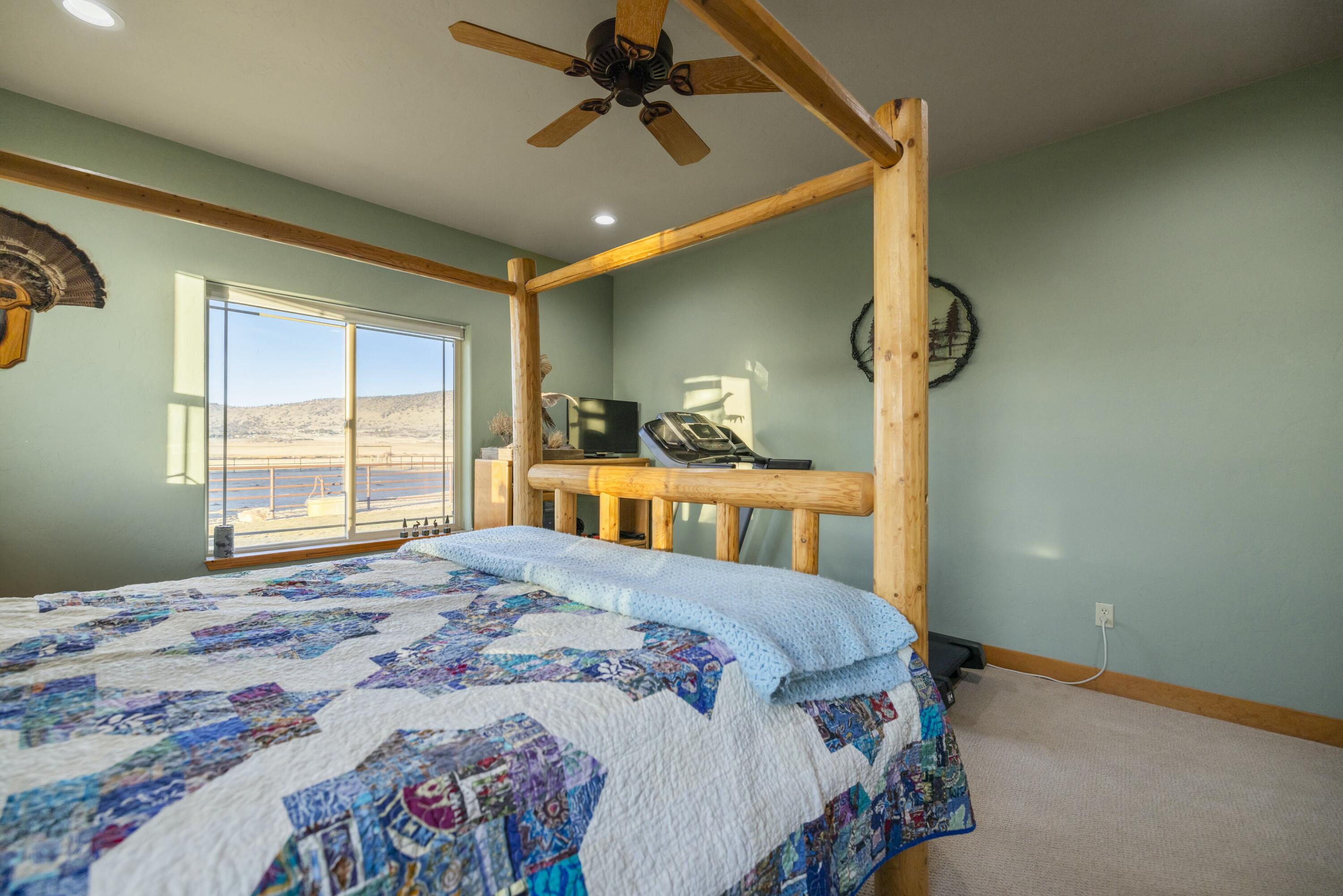 11251 Crystal Springs Road Klamath Falls, OR 97603 - Photo 12 of 64 primary