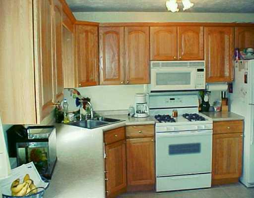21 East Ridge Road Coraopolis, PA 15108 - Photo 2 of 7 Kitchen.