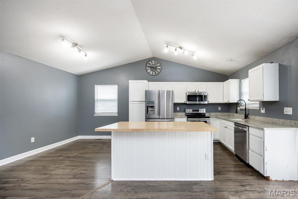 2130 Streamview Court O'Fallon, IL 62269 - Photo 5 of 32